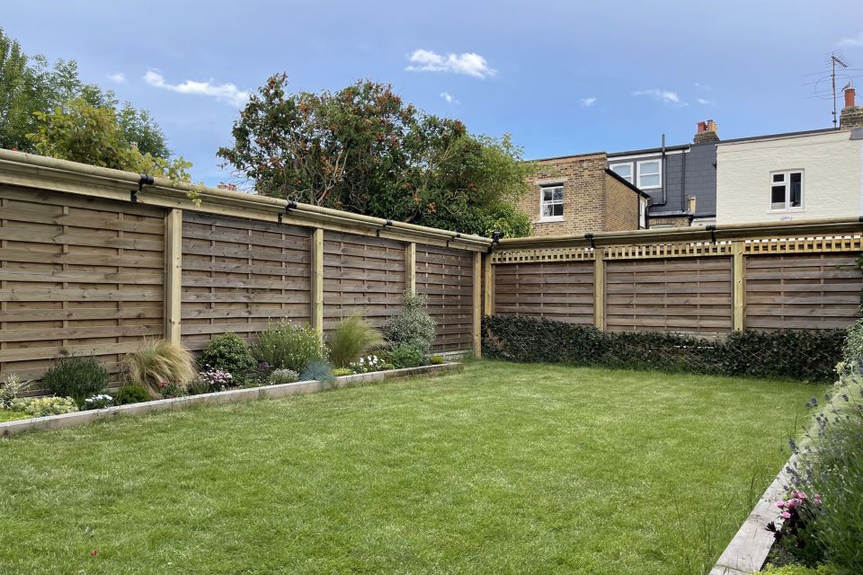 Cat roller fencing system East Kent garden